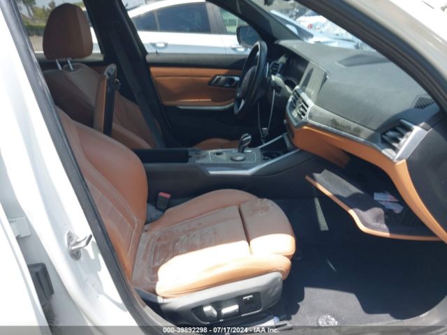 Photo 4 VIN: WBA5R1C59KFH15495 - BMW 330I 