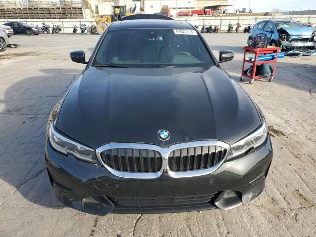 Photo 4 VIN: WBA5R1C5XKAK06395 - BMW 330I 