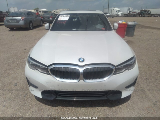 Photo 5 VIN: WBA5R1C5XKFH05395 - BMW 3 