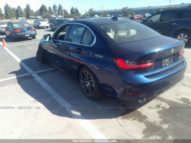 Photo 2 VIN: WBA5R1C5XKFH15165 - BMW 3 