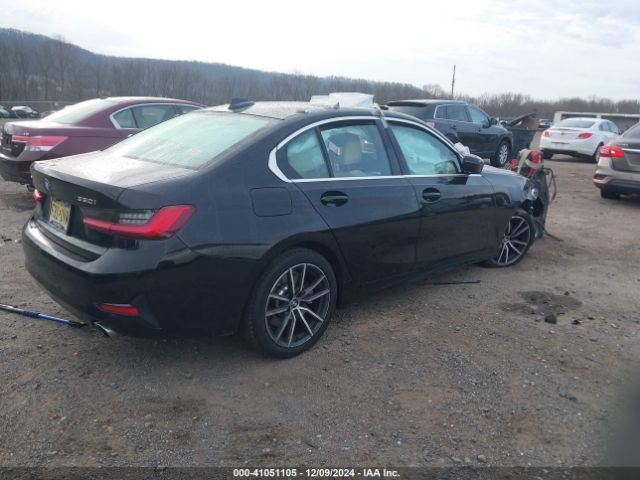 Photo 3 VIN: WBA5R7C04MFK54195 - BMW 330I 