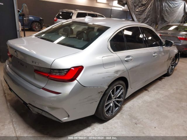 Photo 3 VIN: WBA5R7C08MFL02992 - BMW 330I 