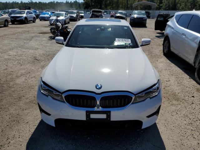 Photo 8 VIN: WBA5R7C09NFL71501 - BMW 330XI 