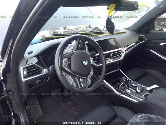 Photo 4 VIN: WBA5R7C52KFH25384 - BMW 330I 