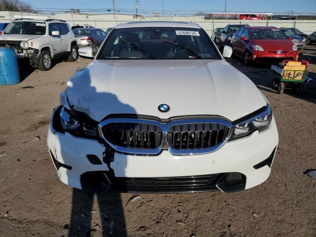 Photo 4 VIN: WBA5R7C52KFH32965 - BMW 330I 