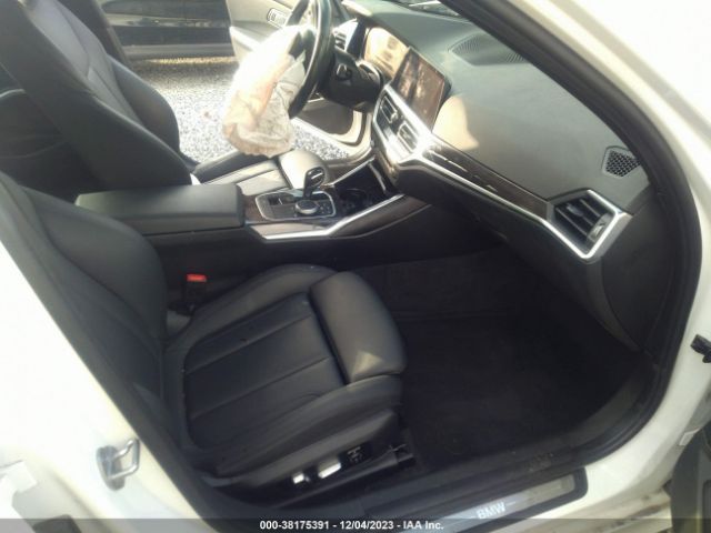 Photo 4 VIN: WBA5R7C55KFH30854 - BMW 330I 