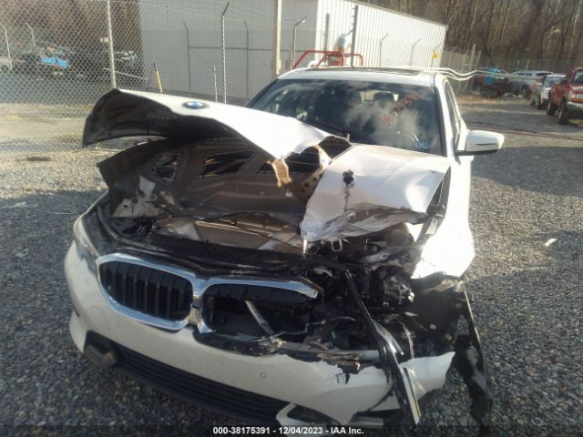 Photo 5 VIN: WBA5R7C55KFH30854 - BMW 330I 