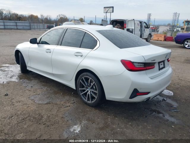 Photo 2 VIN: WBA5R7C57KAJ78963 - BMW 330I 