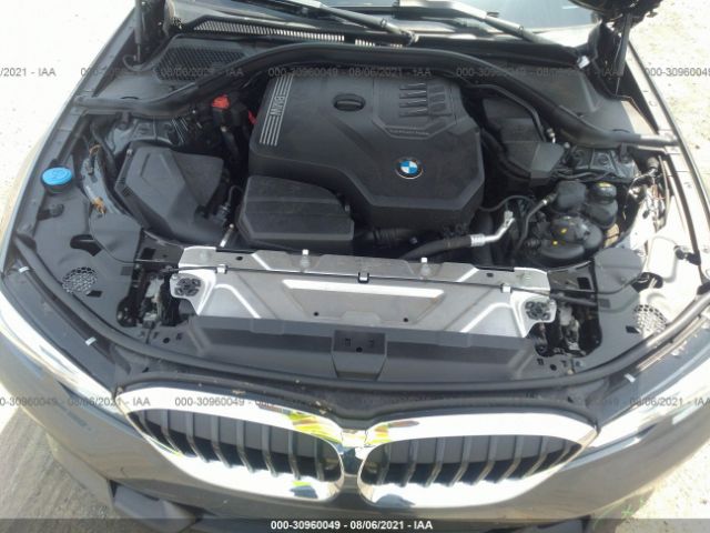 Photo 9 VIN: WBA5R7C57KAJ86853 - BMW 330I 