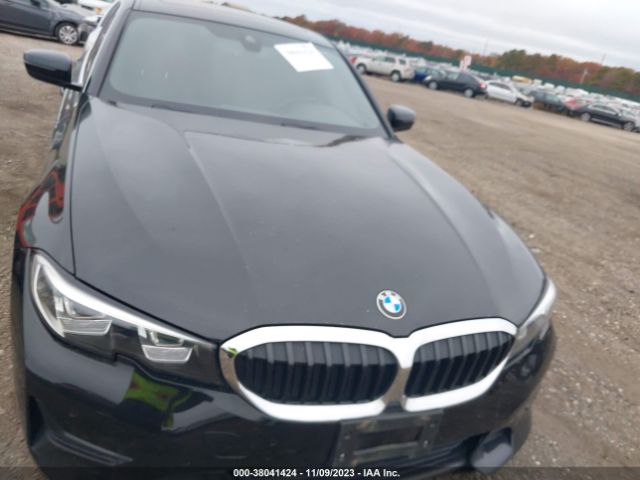 Photo 5 VIN: WBA5R7C57KFH22433 - BMW 330I 