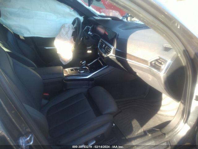 Photo 4 VIN: WBA5R7C58KAJ85212 - BMW 330I 