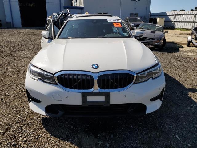 Photo 4 VIN: WBA5R7C58KFH23400 - BMW 330XI 