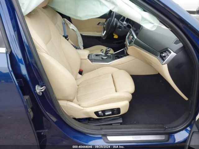 Photo 4 VIN: WBA5R7C59KAJ83808 - BMW 330I 