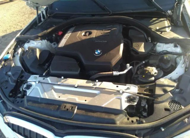 Photo 9 VIN: WBA5R7C5XKAJ81422 - BMW 330I 