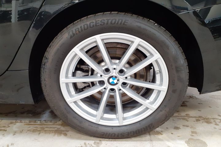 Photo 8 VIN: WBA5X710X0FJ60065 - BMW 330 