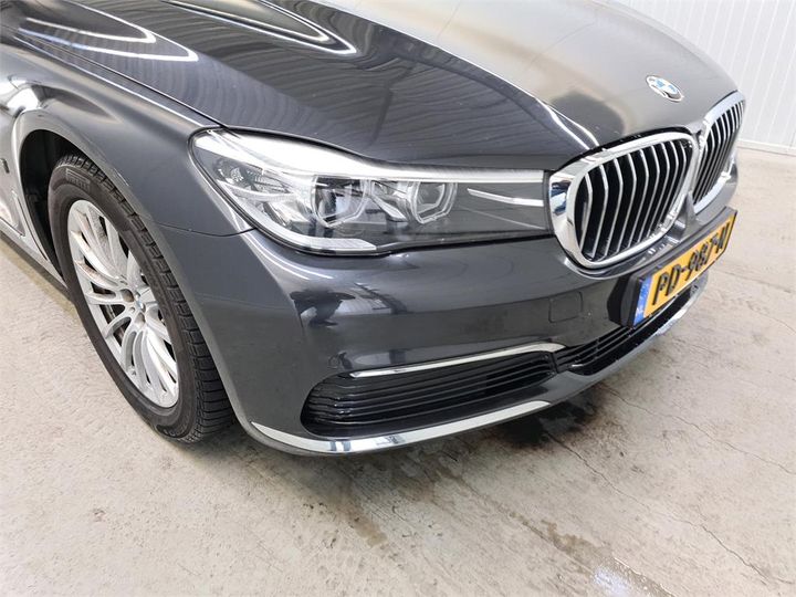 Photo 22 VIN: WBA7D01020GJ45756 - BMW 740 