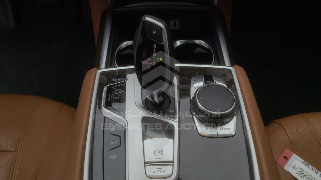 Photo 24 VIN: WBA7E0107HG668165 - BMW 730 