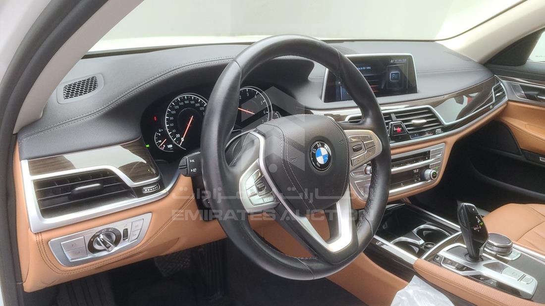 Photo 11 VIN: WBA7E2108HG409051 - BMW 740 