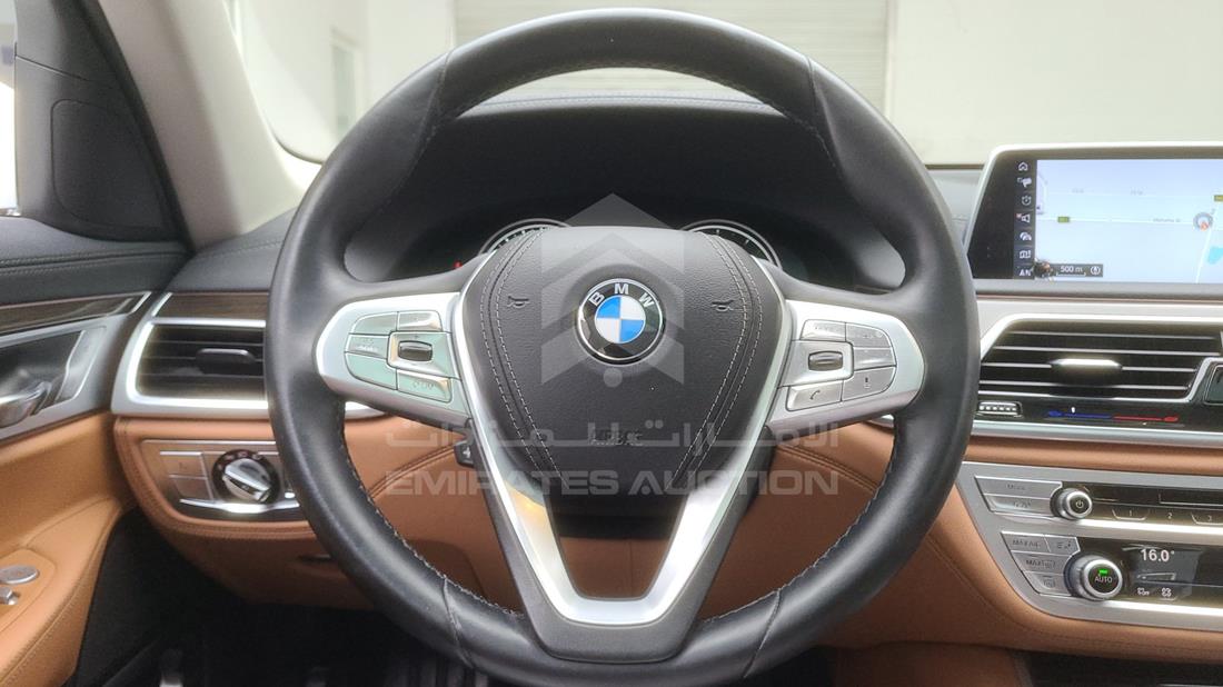 Photo 13 VIN: WBA7E2108HG409051 - BMW 740 