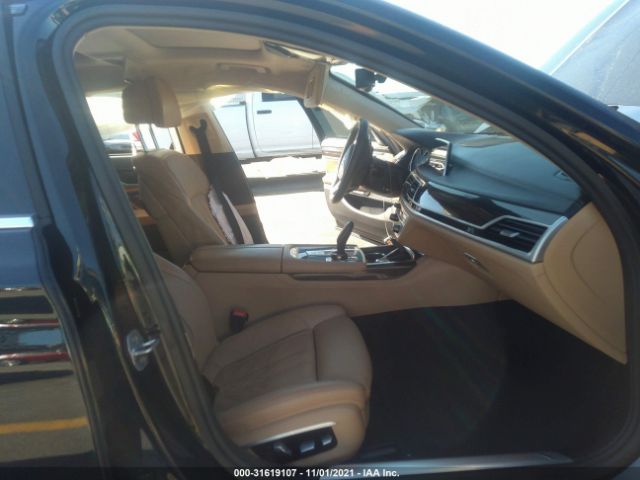 Photo 4 VIN: WBA7E2C30HG740939 - BMW 740I 