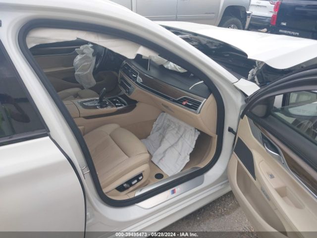 Photo 4 VIN: WBA7E2C3XHG740821 - BMW 740I 