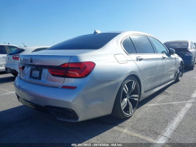 Photo 3 VIN: WBA7E2C52JB216292 - BMW 740I 