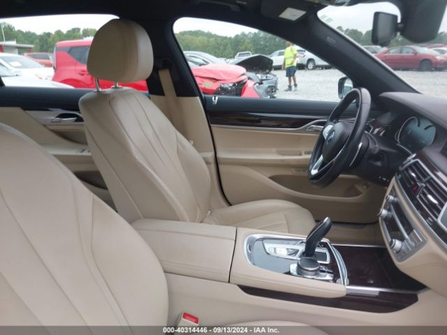 Photo 4 VIN: WBA7E2C52JG741744 - BMW 740I 