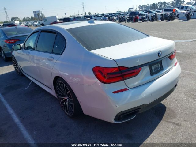 Photo 2 VIN: WBA7E2C52KB216763 - BMW 740I 