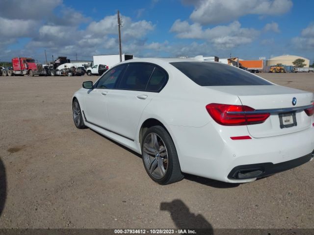 Photo 2 VIN: WBA7E2C53GG504267 - BMW 740I 