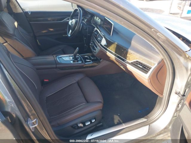 Photo 4 VIN: WBA7E2C53JG741459 - BMW 740I 