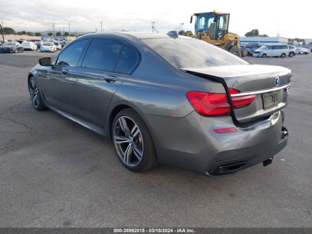 Photo 2 VIN: WBA7E2C53KB218635 - BMW 740 