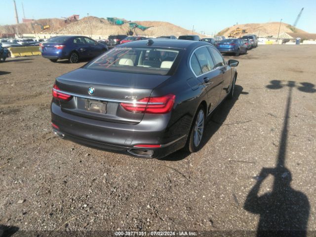 Photo 3 VIN: WBA7E2C56GG547047 - BMW 740I 