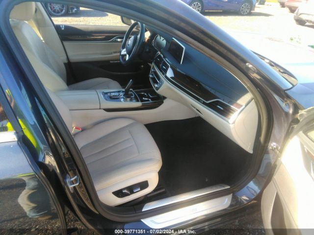 Photo 4 VIN: WBA7E2C56GG547047 - BMW 740I 