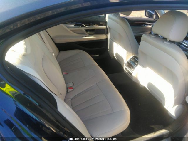 Photo 7 VIN: WBA7E2C56GG547047 - BMW 740I 