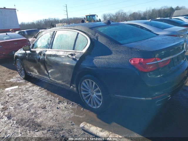 Photo 2 VIN: WBA7E2C56GG547601 - BMW 740I 