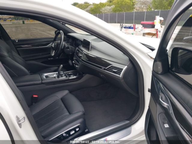 Photo 4 VIN: WBA7E2C56HG739991 - BMW 740I 