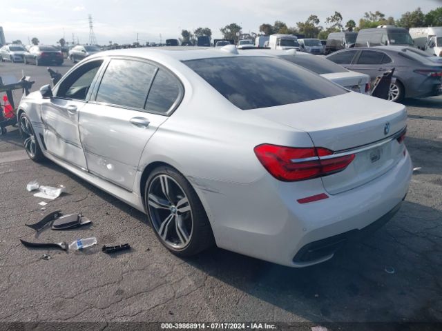 Photo 2 VIN: WBA7E2C56JB214884 - BMW 740I 