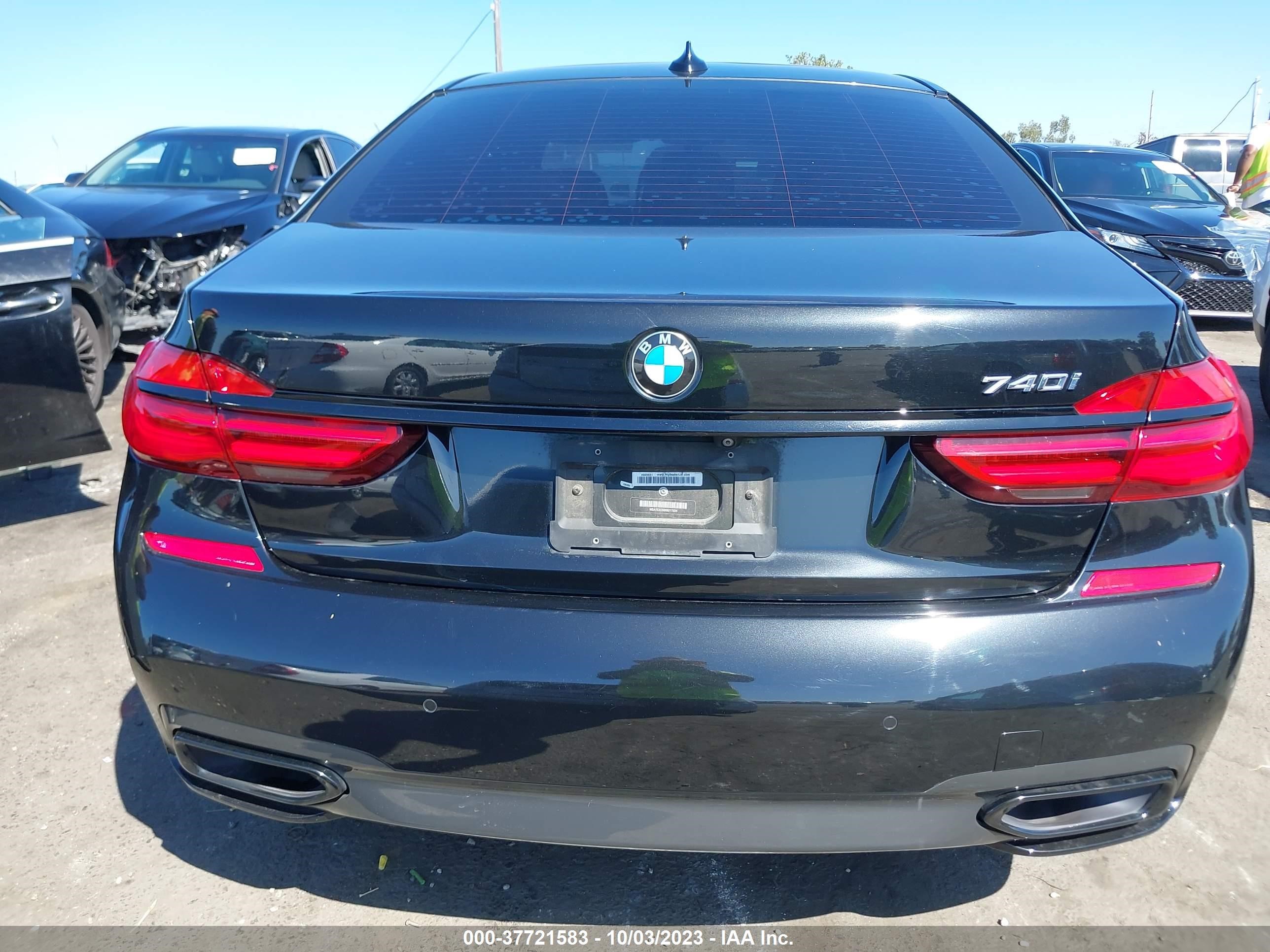 Photo 16 VIN: WBA7E2C56KB217334 - BMW 7ER 