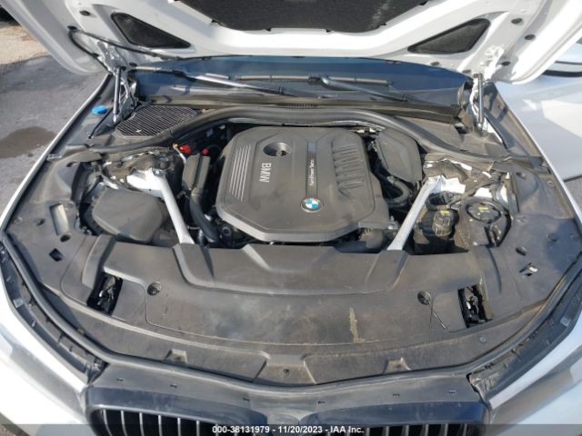 Photo 9 VIN: WBA7E2C56KB217818 - BMW 740I 