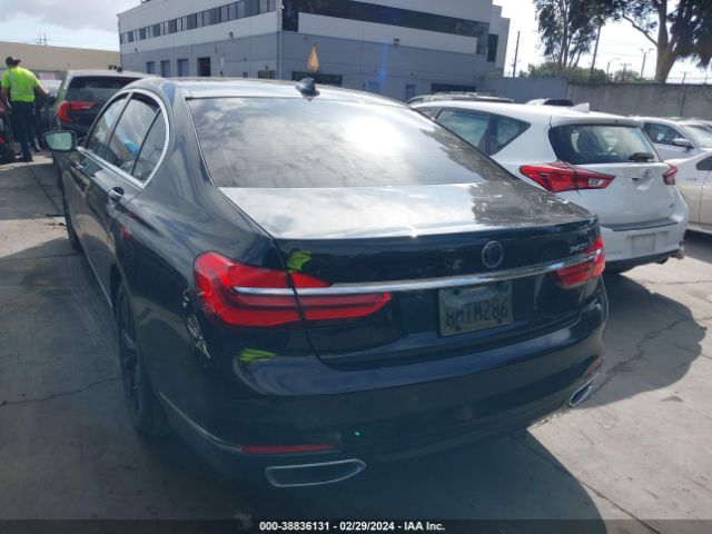 Photo 2 VIN: WBA7E2C57GG548188 - BMW 740I 