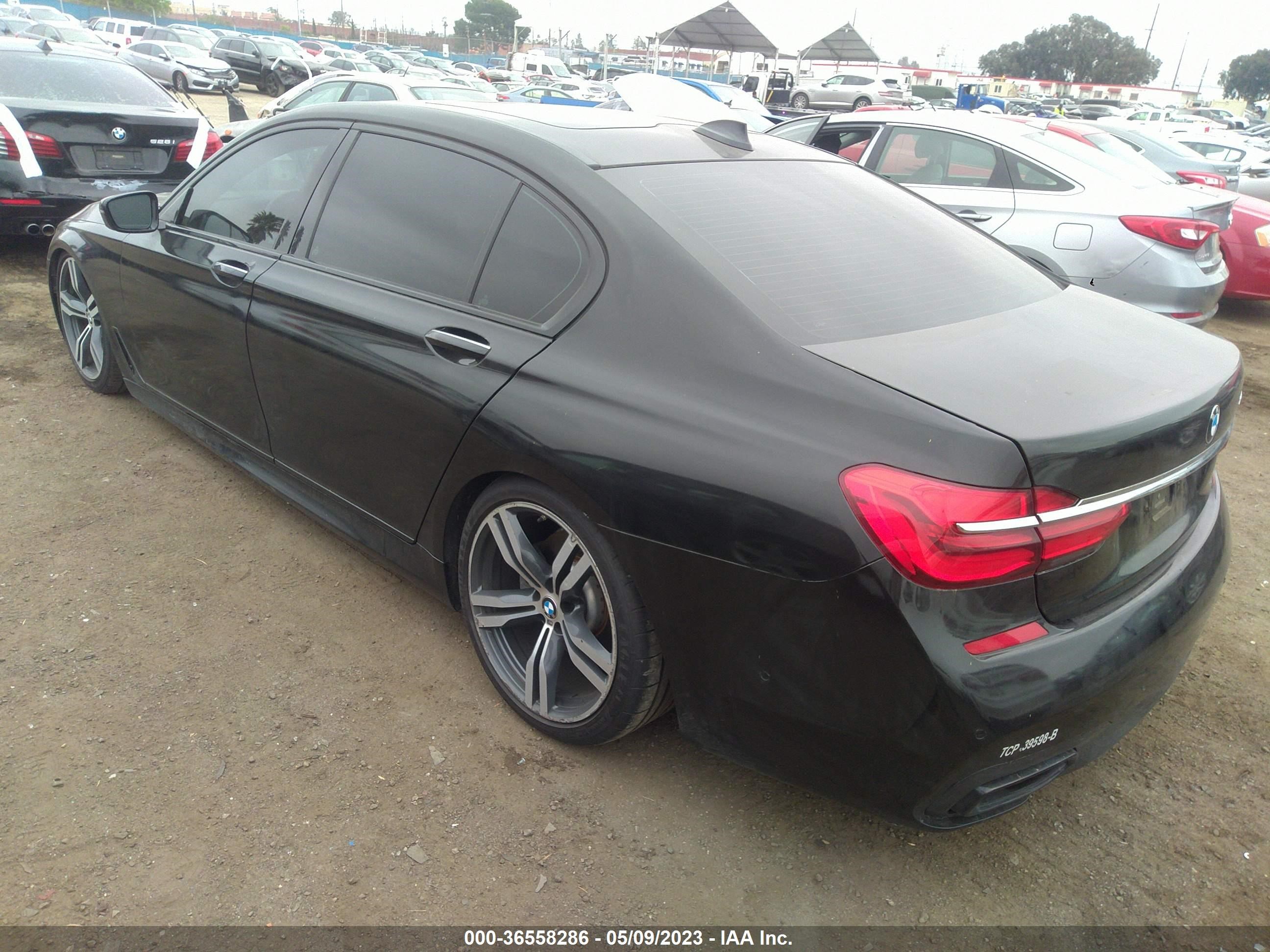 Photo 2 VIN: WBA7E2C57KB217651 - BMW 7ER 