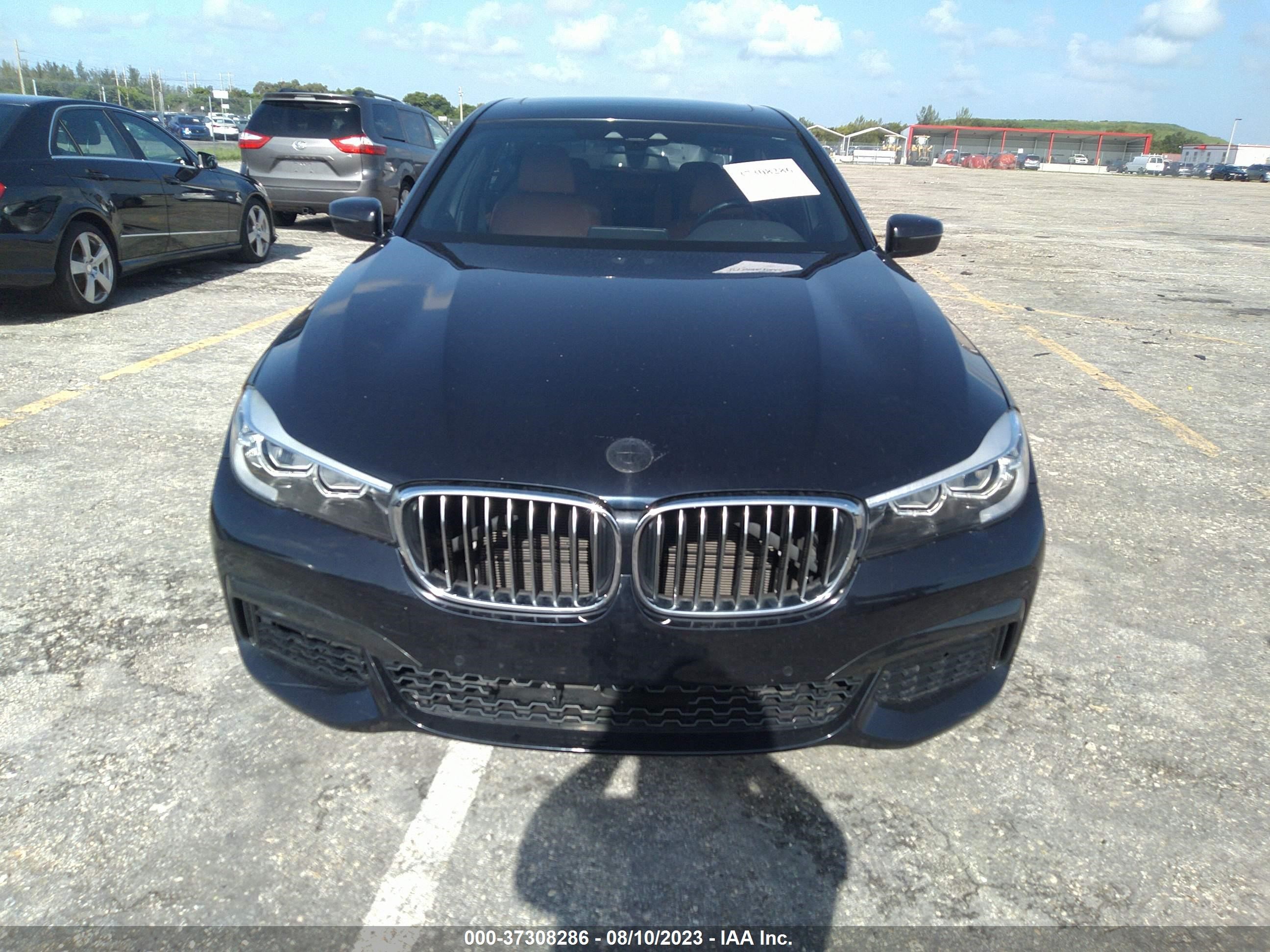 Photo 11 VIN: WBA7E2C57KB217780 - BMW 7ER 