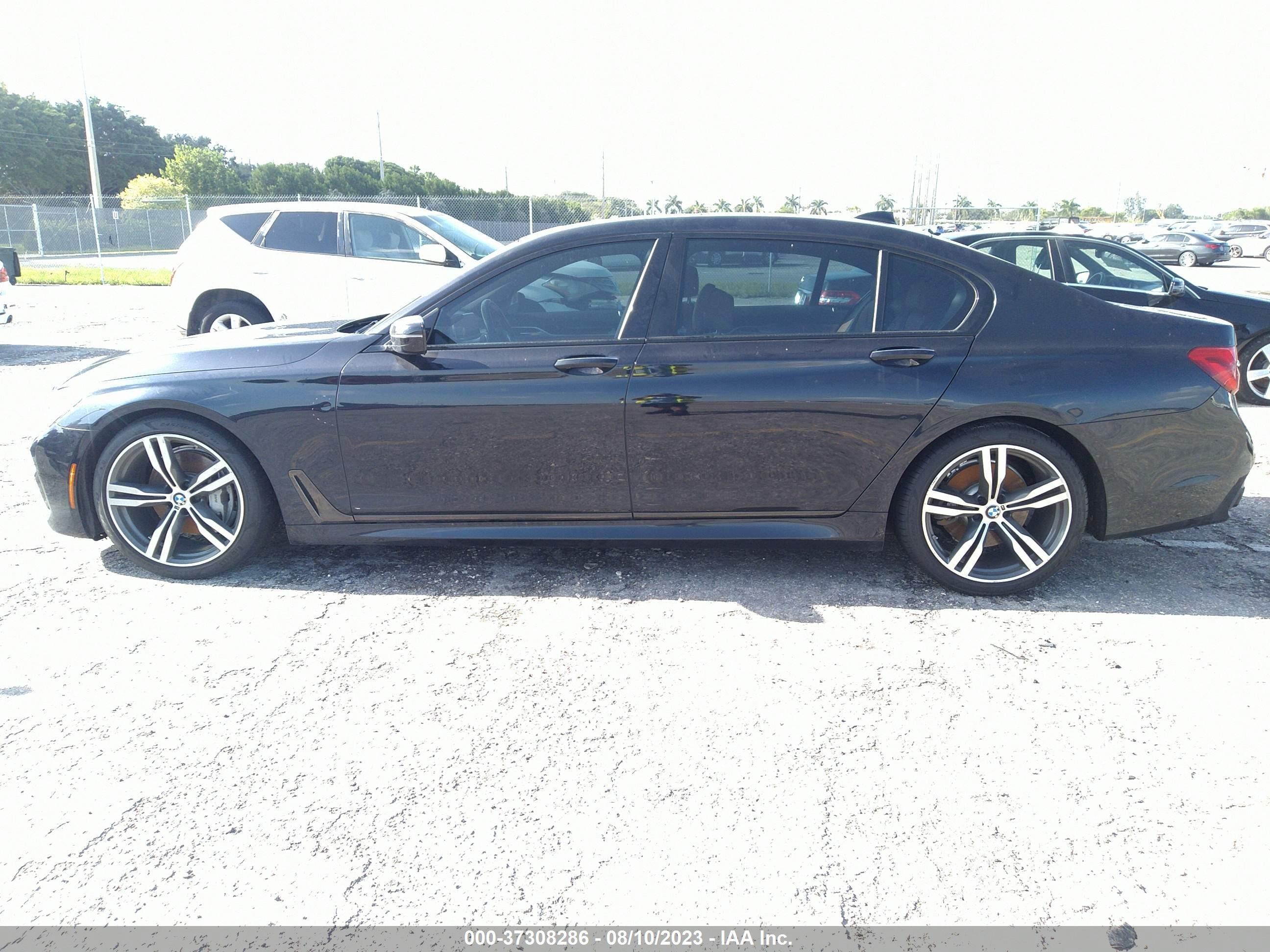 Photo 13 VIN: WBA7E2C57KB217780 - BMW 7ER 