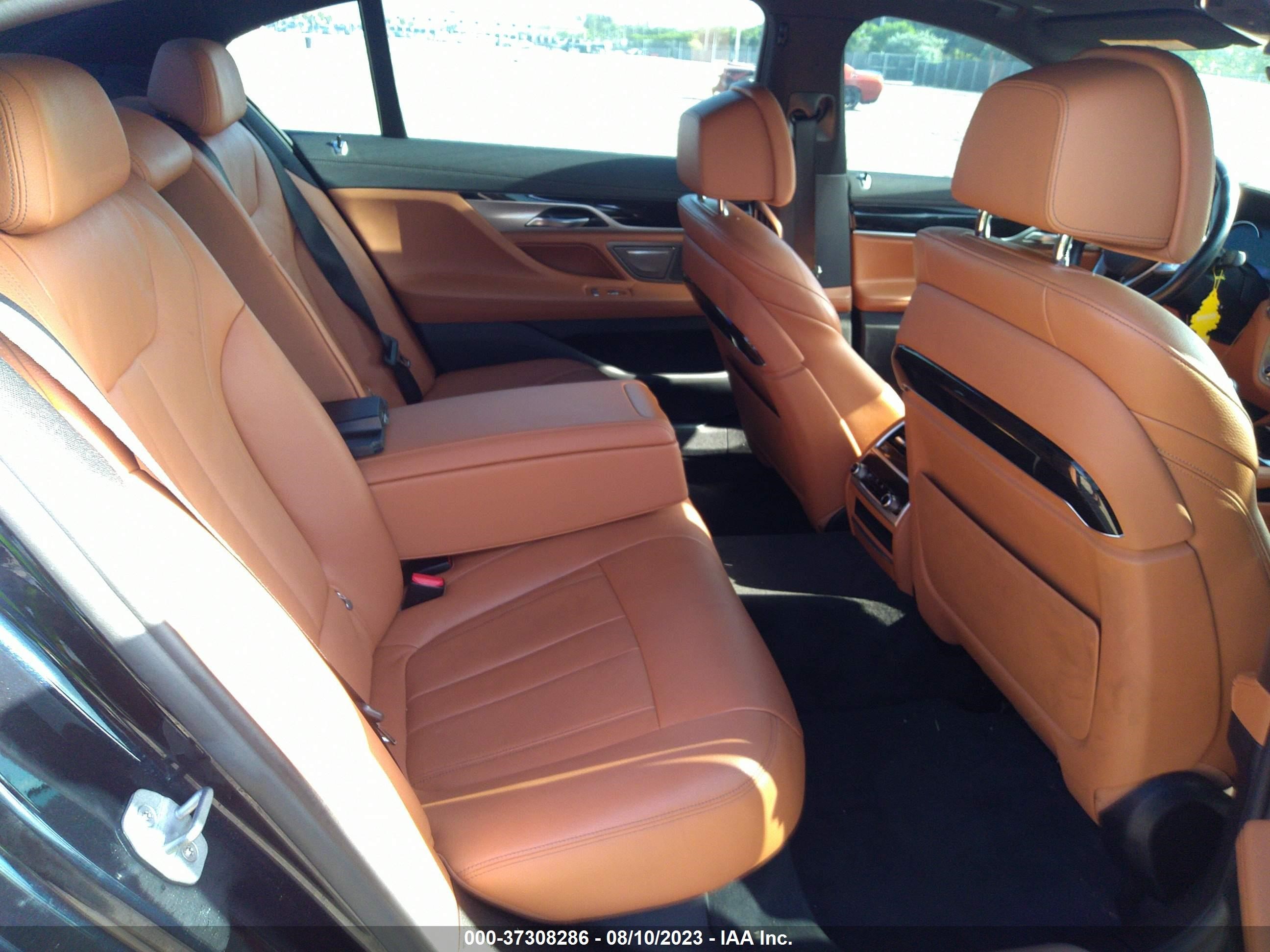 Photo 7 VIN: WBA7E2C57KB217780 - BMW 7ER 