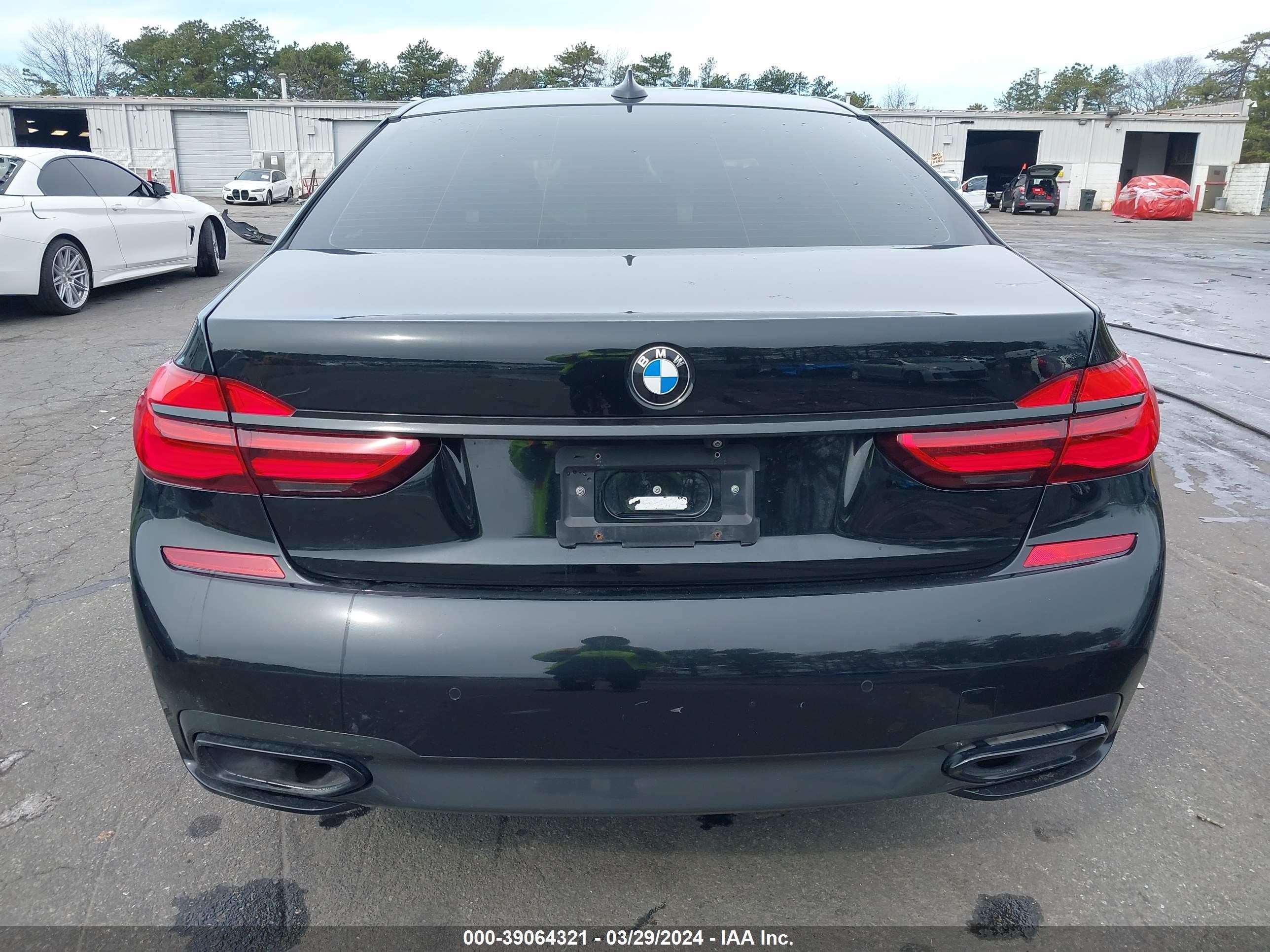 Photo 14 VIN: WBA7E2C57KB217973 - BMW 7ER 