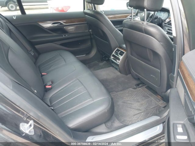 Photo 7 VIN: WBA7E2C58KB217397 - BMW 740I 