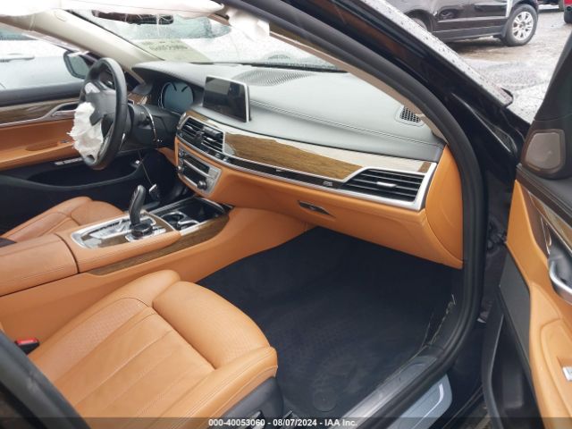 Photo 4 VIN: WBA7E2C59JG741773 - BMW 740I 