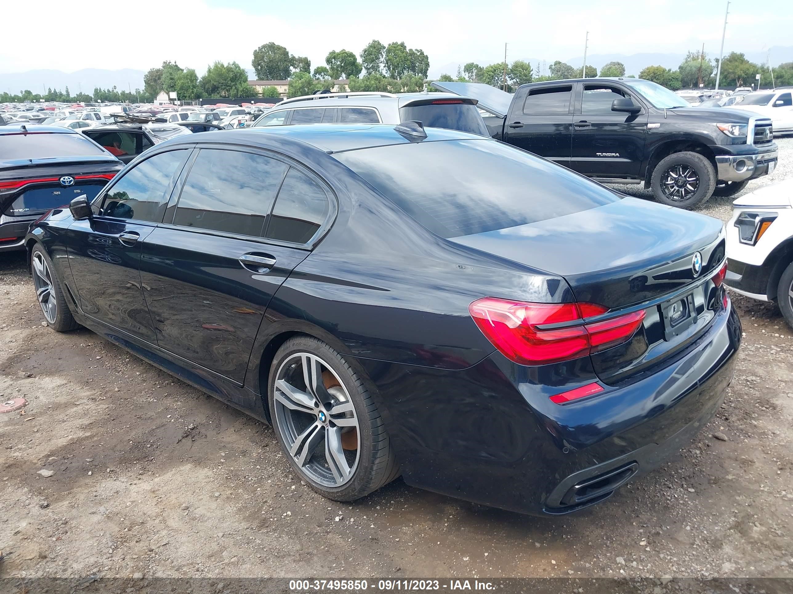 Photo 2 VIN: WBA7E2C59KB217201 - BMW 7ER 