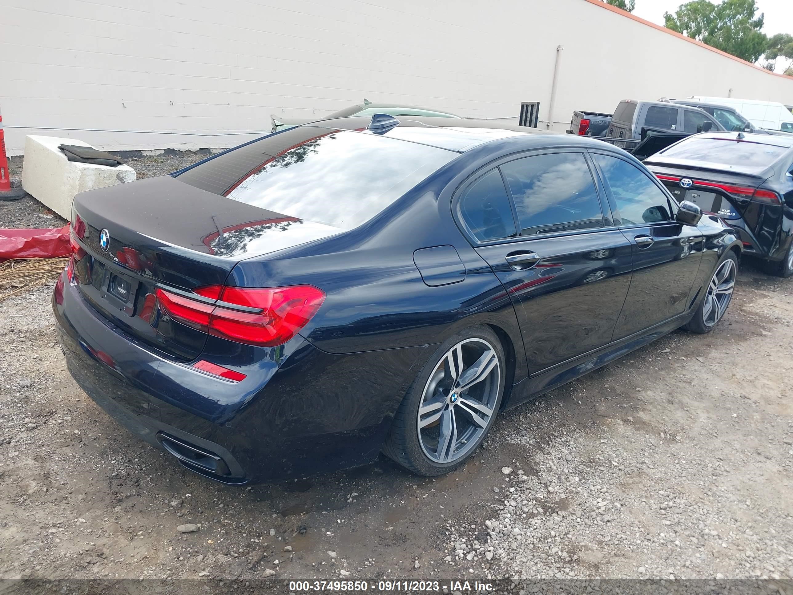 Photo 3 VIN: WBA7E2C59KB217201 - BMW 7ER 