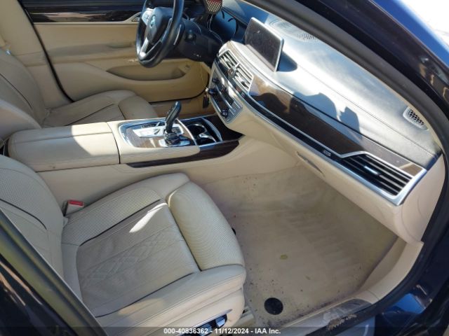 Photo 4 VIN: WBA7E2C5XGG548329 - BMW 740I 